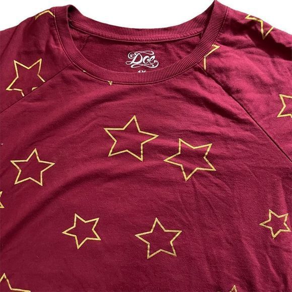 Burgundy Doe Crewneck with gold stars size 1x‎ - Picture 3 of 4